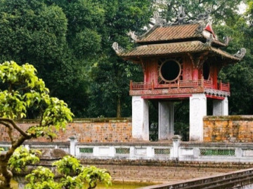 Trường nào do vua Lý Nhân Tông thành lập, được xem là Đại học đầu tiên của Việt Nam?