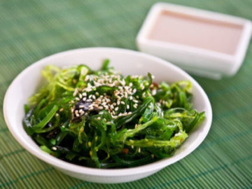 Loại rau nào dễ tìm ở chợ Việt, nhiều người chê nhưng là siêu thực phẩm tại Nhật Bản, giúp tăng cường tuổi thọ?