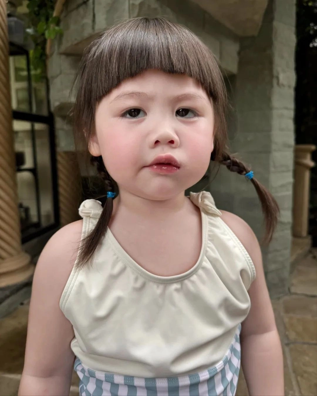 Bé gái gây sốt cõi mạng với biểu cảm ngộ nghĩnh, xinh như búp bê, hoá ra mẹ là “Nữ thần nội y” nổi tiếng nhất showbiz - 3