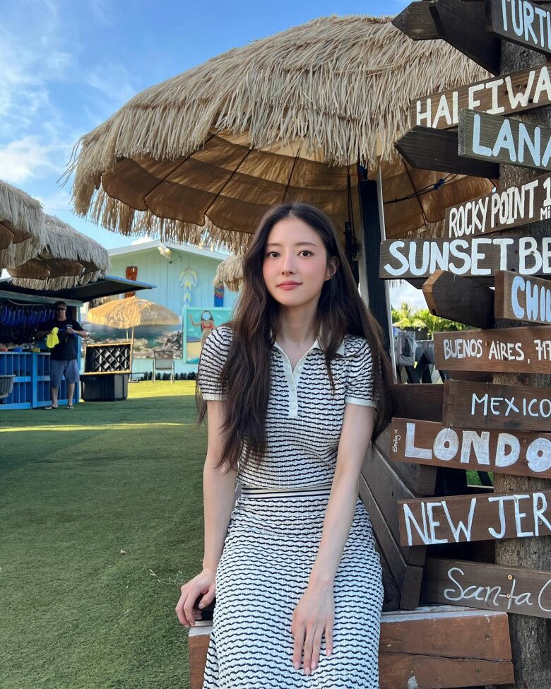 Bé gái sinh ra đẹp như tranh vẽ, mẹ cho làm diễn viên vì sợ bị bắt cóc, nhan sắc khi lớn gây rúng động cả nước - 8