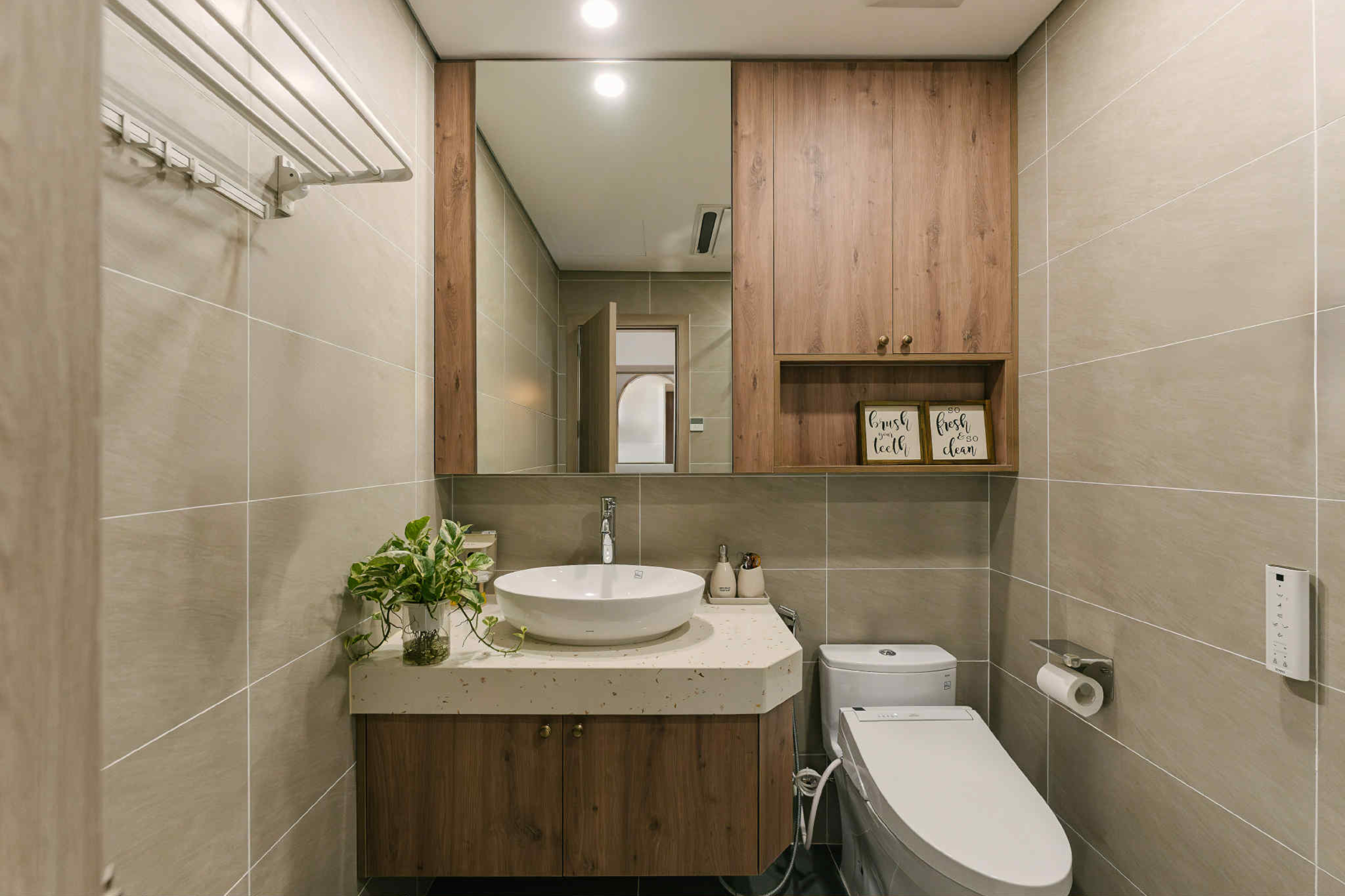 Cặp vợ chồng Hà Nội chi 5 tỷ đồng xây căn nhà 90m2 tựa Nhật Bản thu nhỏ, ai nhìn cũng xuýt xoa - 11