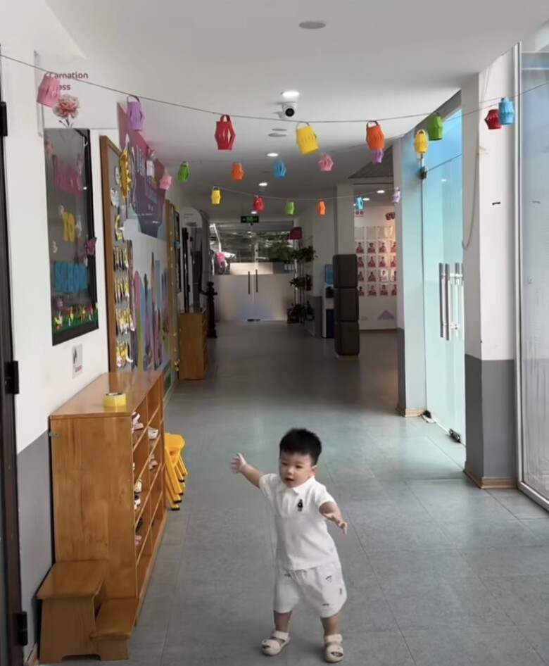 Con trai Quang Hải hơn 1 tuổi, Chu Thanh Huyền đã cho đi học trường quốc tế, học phí 100 triệu/năm - 3