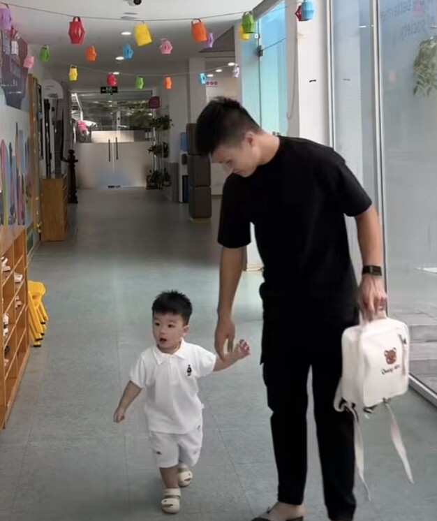 Con trai Quang Hải hơn 1 tuổi, Chu Thanh Huyền đã cho đi học trường quốc tế, học phí 100 triệu/năm - 4