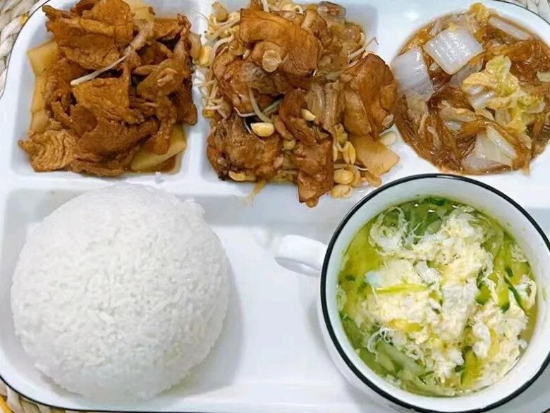 Đóng 36 nghìn đồng bữa trưa cho con ở trường mẫu giáo, phụ huynh “choáng” khi nhìn thấy đồ ăn cô giáo gửi - 9
