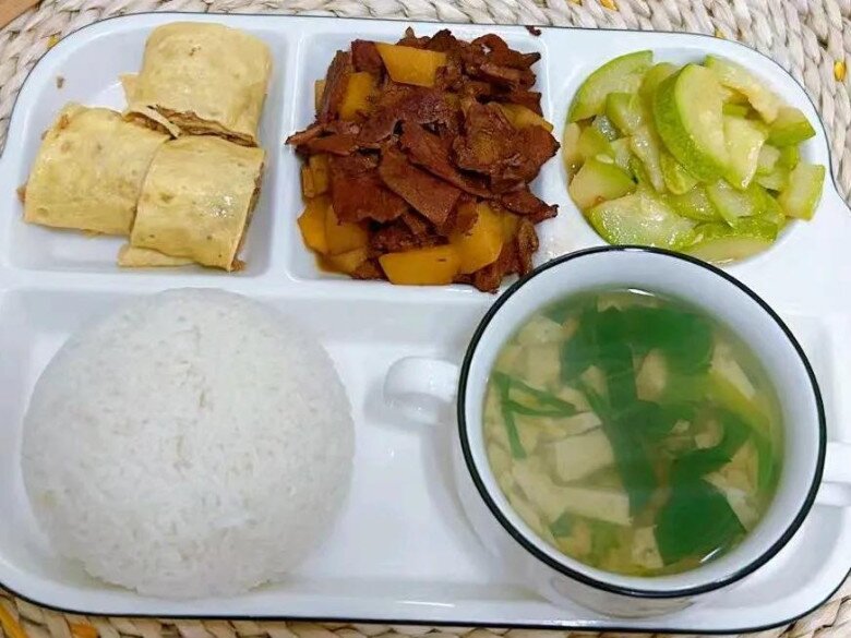 Đóng 36 nghìn đồng bữa trưa cho con ở trường mẫu giáo, phụ huynh “choáng” khi nhìn thấy đồ ăn cô giáo gửi - 6