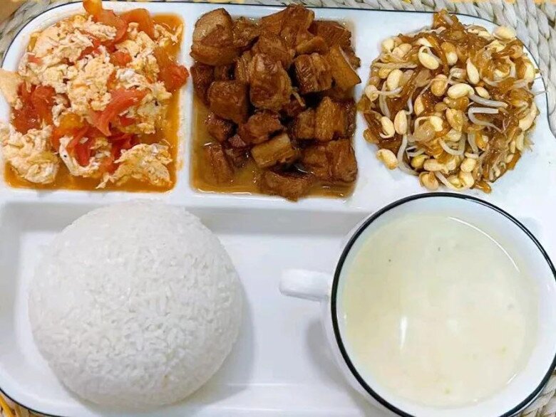 Đóng 36 nghìn đồng bữa trưa cho con ở trường mẫu giáo, phụ huynh “choáng” khi nhìn thấy đồ ăn cô giáo gửi - 7