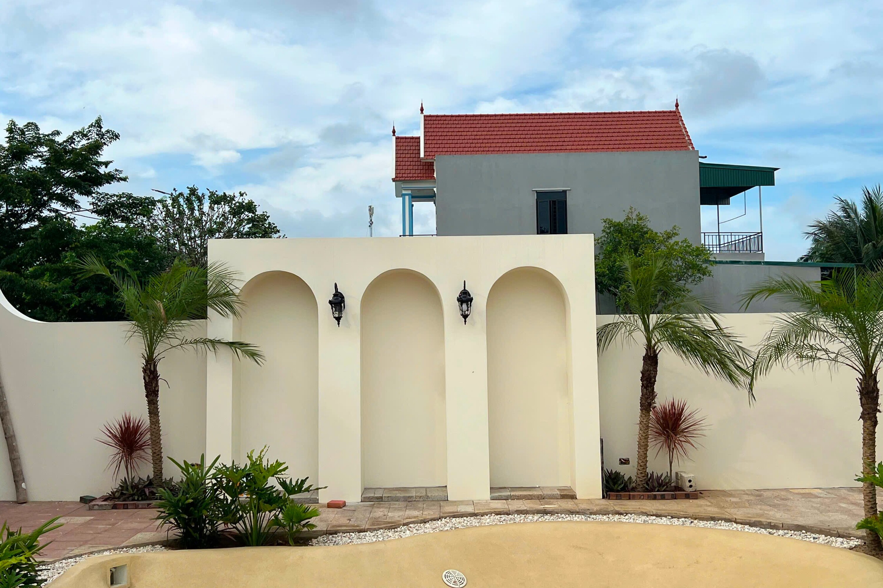 Không đủ tiền mua nhà Hà Nội, chàng shipper cầm 2 tỷ về quê xây nhà 120m2 phong cách địa trung hải đẹp mê - 8
