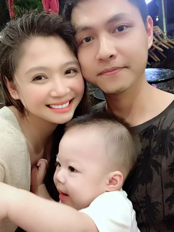 Nàng hotgirl từng có cuộc hôn nhân với diễn viên Tô Dũng, và cả hai có chung 1 cậu con trai.