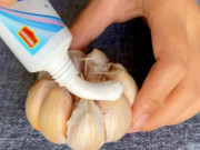 Nhà đẹp - Mẹ chồng bôi kem đánh răng lên tỏi rồi đặt trong bếp và phòng tắm, 3 ngày sau tôi cảm ơn bà