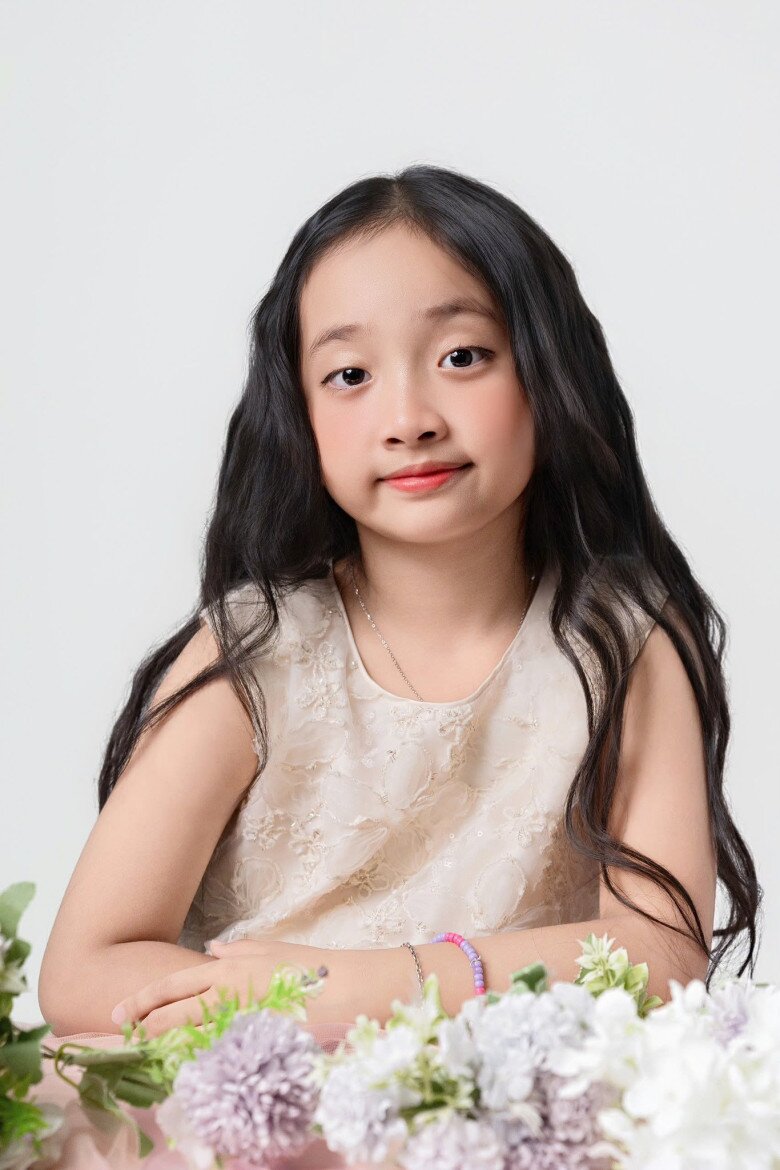 “Mợ chảnh” con gái Khánh Thi lúc nhỏ sinh non phải nằm lồng kính, giờ 7 tuổi cao lớn trắng xinh, mặt đẹp như mỹ nhân - 2