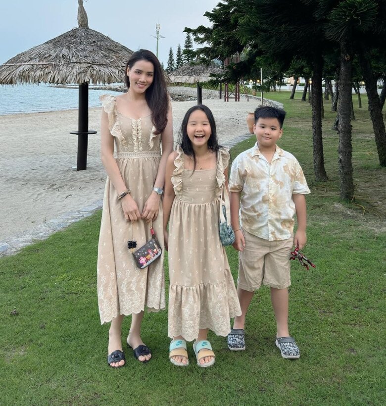 Trang Nhung rời showbiz ở ẩn 10 năm, giờ U40 sinh con thứ 3 cho chồng đạo diễn, làm mẹ sung sướng - 10
