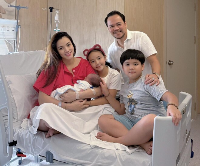 Trang Nhung rời showbiz ở ẩn 10 năm, giờ U40 sinh con thứ 3 cho chồng đạo diễn, làm mẹ sung sướng - 1