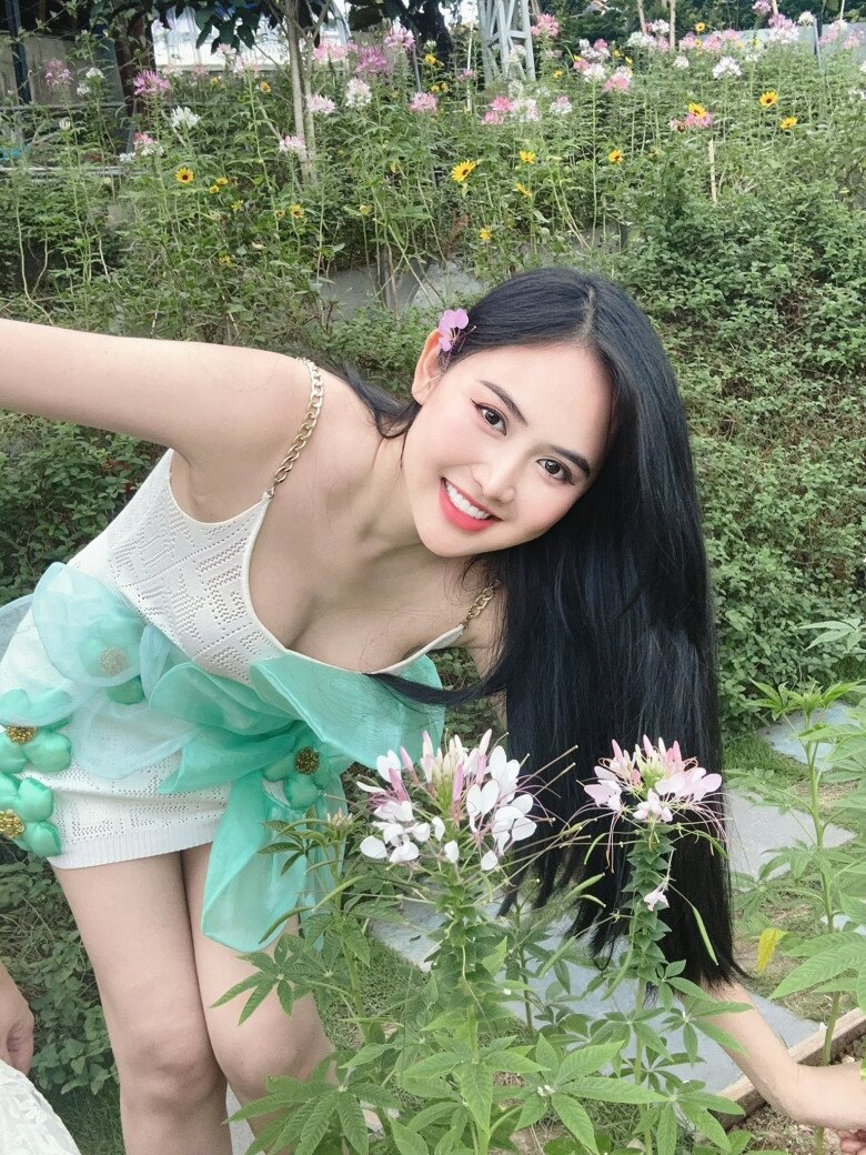Sắc vóc mẹ 1 con xinh đẹp của Á hậu Trúc Ny.