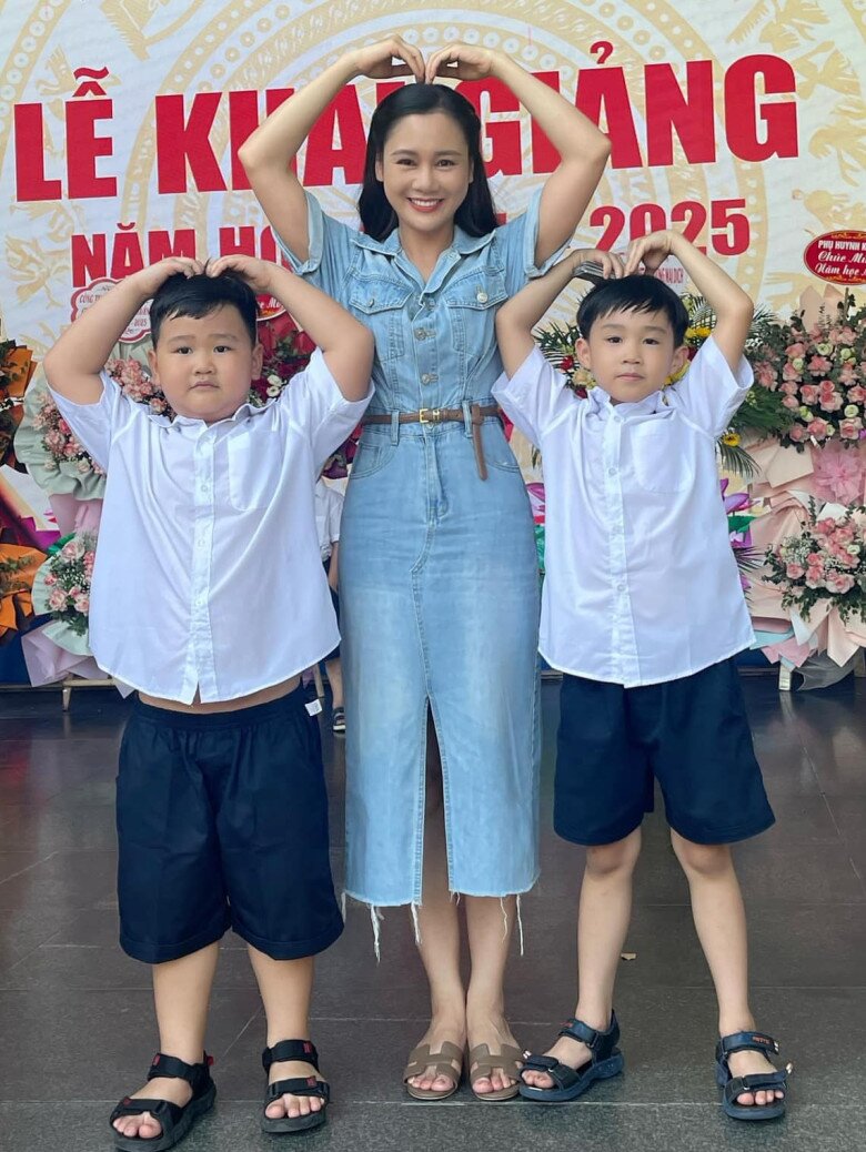 Nữ diễn viên là Thiếu tá quân đội sinh 2 con với chồng NSƯT, đặt tên cho con họ Đới hiếm nhất nhì Việt Nam - 3