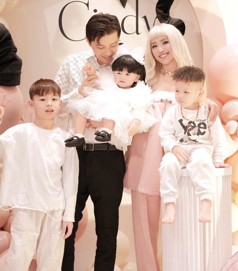 Nữ DJ nổi tiếng Hà Thành cứ ra đường là chồng ghen vì trẻ đẹp, không ai tin đã làm mẹ 3 con - 12
