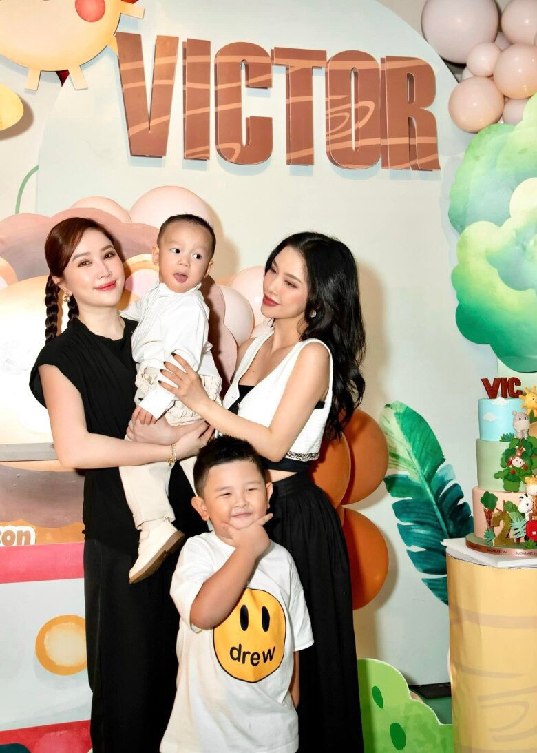 Sinh 2 con, chị dâu Bảo Thy vẫn nuột như gái son, ra đường là phải về nhà trước 11 giờ đêm vì amp;#34;chồng hay ghenamp;#34; - 10