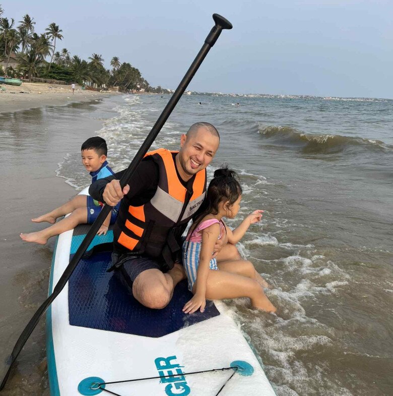 Sinh 2 con, chị dâu Bảo Thy vẫn nuột như gái son, ra đường là phải về nhà trước 11 giờ đêm vì amp;#34;chồng hay ghenamp;#34; - 2