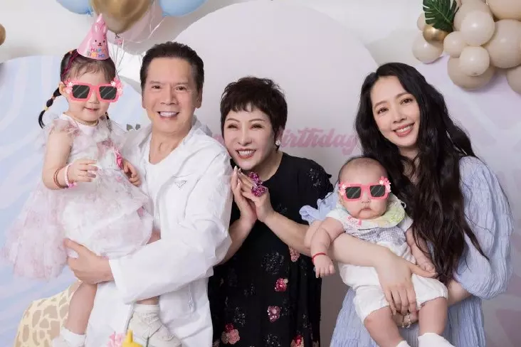 Dâu hào môn khổ nhất showbiz: Ở ẩn sinh 2 con cho nhà chồng, được biệt thự nghìn tỷ nhưng phải nhìn chồng ngoại tình - 4