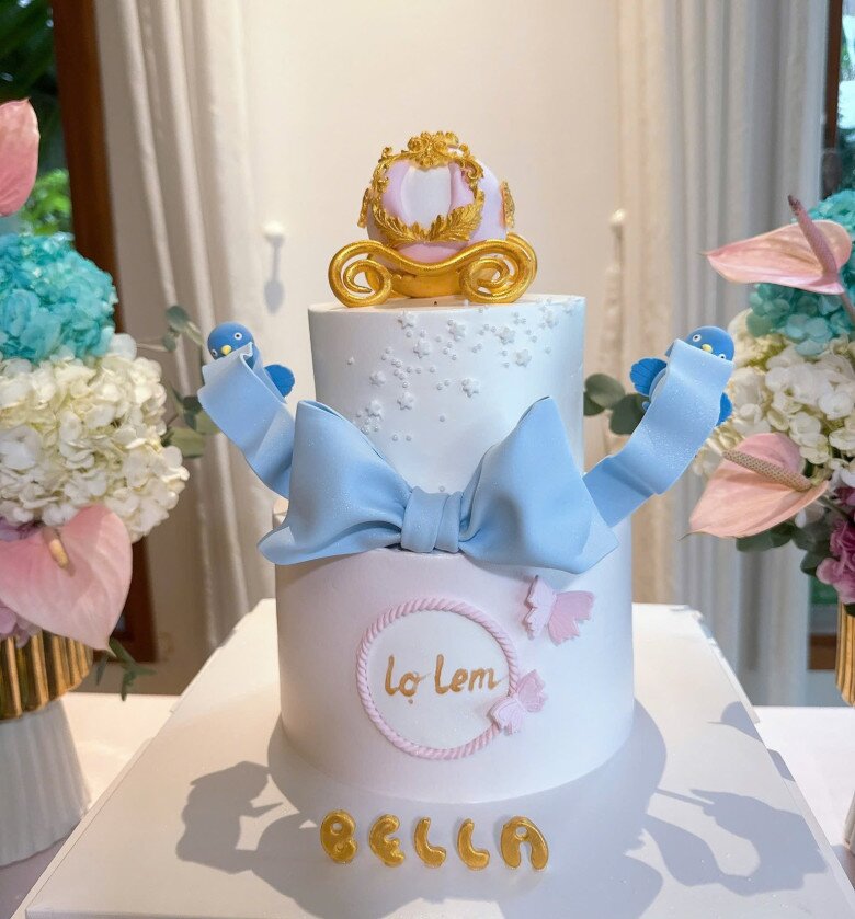 Sinh con lai với chồng Tây, cô giáo của Hồ Ngọc Hà làm 2 mâm cúng đầy tháng cho con đẹp hút mắt - 4