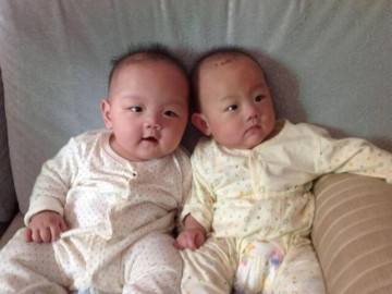 Sinh đôi nhưng diện mạo khác nhau, một bé da đen một bé da trắng, chồng lén vợ xét nghiệm ADN, kết quả khó tin