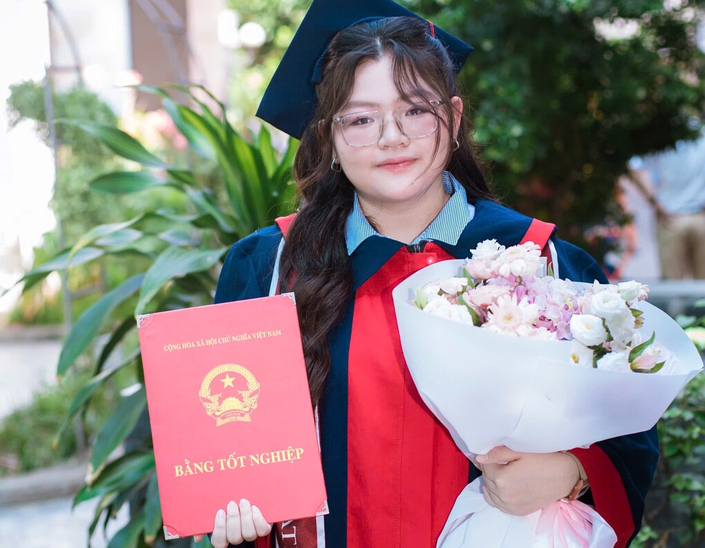 Đinh Ngọc Hải Lam, một trong 5 thủ khoa toàn quốc đạt 30/30 điểm xét tuyển đại học. Ảnh: Nhân vật cung cấp