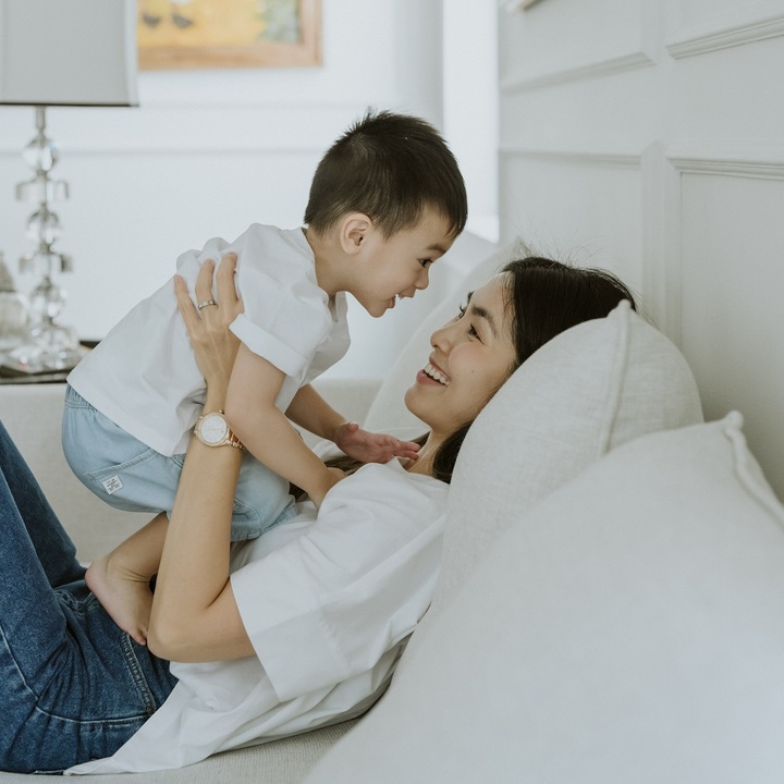Tăng Thanh Hà cũng nổi tiếng là một mẹ đảm. Cô thường vào bếp chuẩn bị các món ăn cho gia đình và chăm sóc chu đáo 3 người con đang ở tuổi ăn, tuổi lớn.
