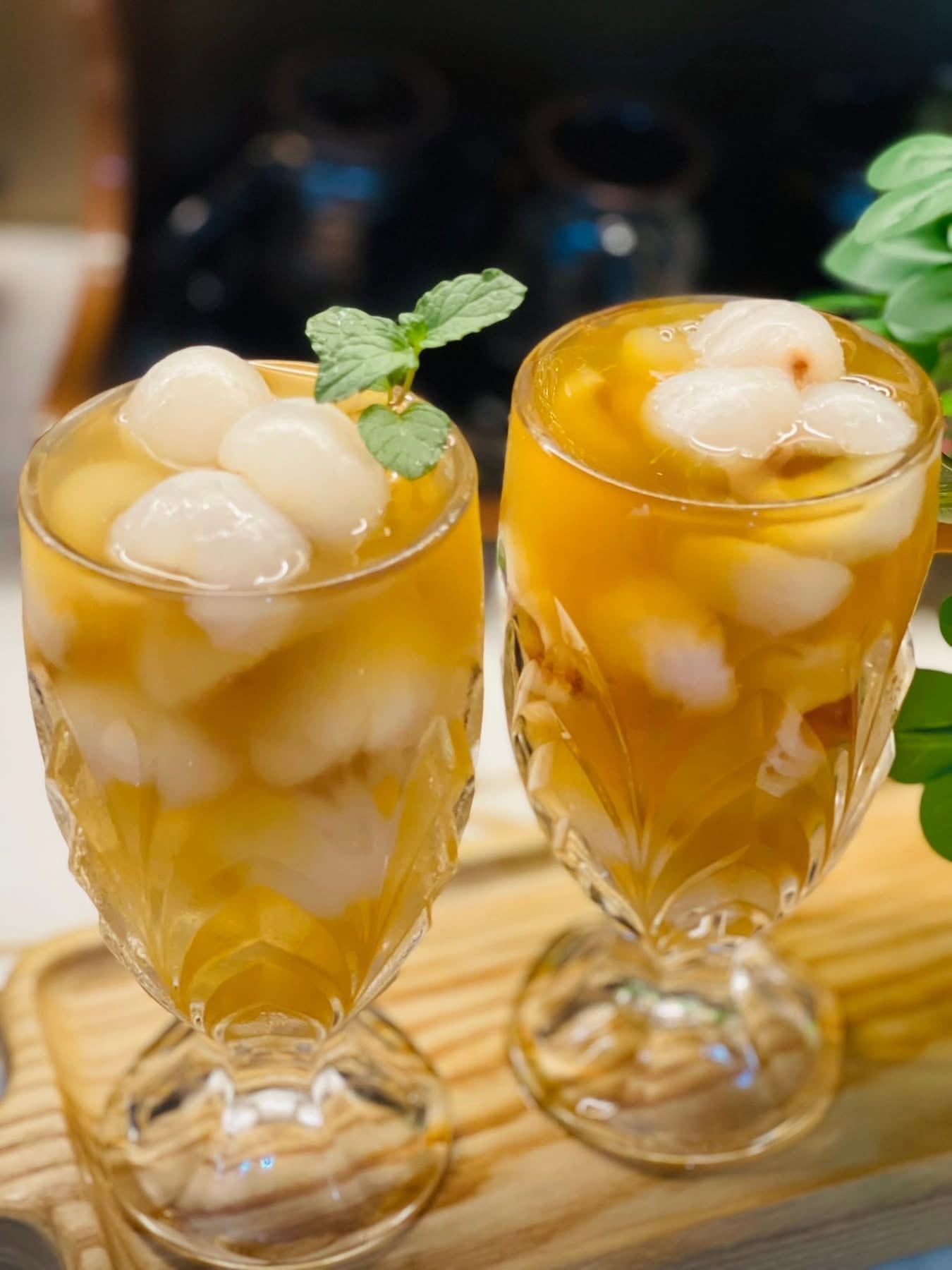 So với nhiều loại quảmùa hè như dưa hấu, xoài hay đào, quả vải nổi bật bởi hương thơm đặc trưng và vị ngọt đậm tự nhiên.