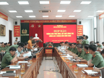 VIDEO: Công an Tuyên Quang thông tin điều tra vụ điểm Toán cao bất thường