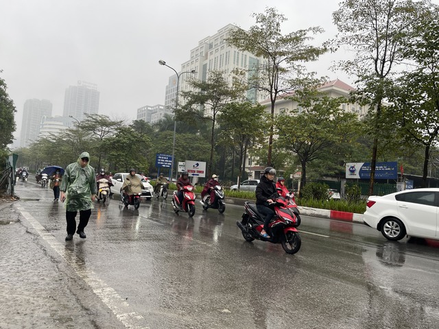 Dự báo thời tiết Hà Nội có mưa dông về chiều tối nay. Ảnh: T.H