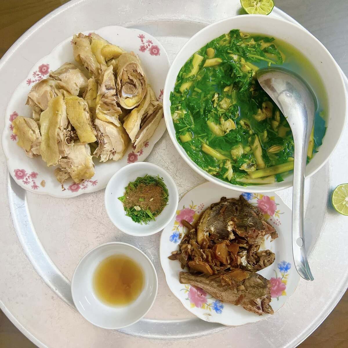Mâm cơm cữ bố chồng nấu cho con dâu - 3
