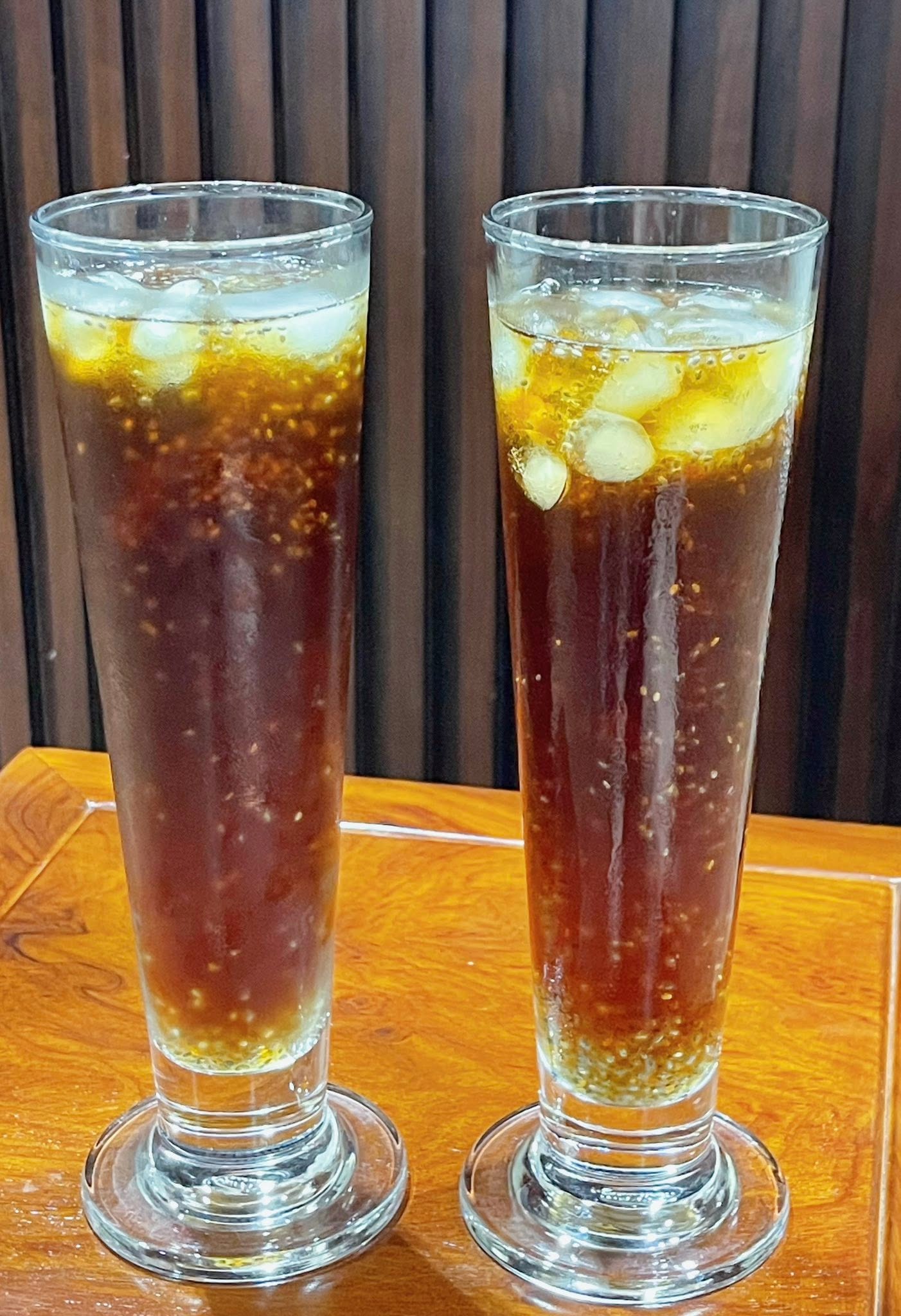 Loại quả này được ninh cùng la hán, hoa cúc, táo đỏ, mía và lá nếp
