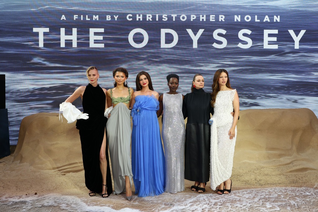 The Odyssey là tác phẩm mới của đạo diễn Christopher Nolan, chuyển thể từ sử thi cùng tên của Homer. Trong phim, Anne Hathaway vào vai Penelope, người vợ trung thành chờ Odysseus suốt 20 năm sau khi ông lên đường tham gia chiến tranh thành Troy và thực hiện hành trình trở về đầy gian nan. Phim còn quy tụ dàn diễn viên gồm Matt Damon, Tom Holland, Zendaya, Lupita Nyongo, Robert Pattinson và Charlize Theron, dự kiến ra mắt vào tháng 7/2027.