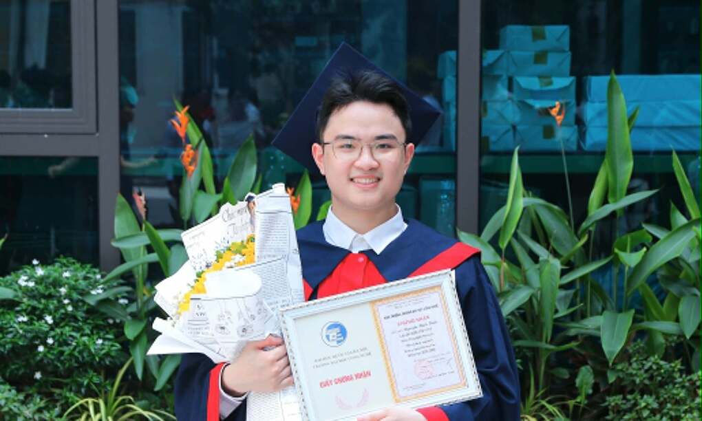 Minh Hiển trong lễ tốt nghiệp tại trường, ngày 5/7. Ảnh: Nhân vật cung cấp