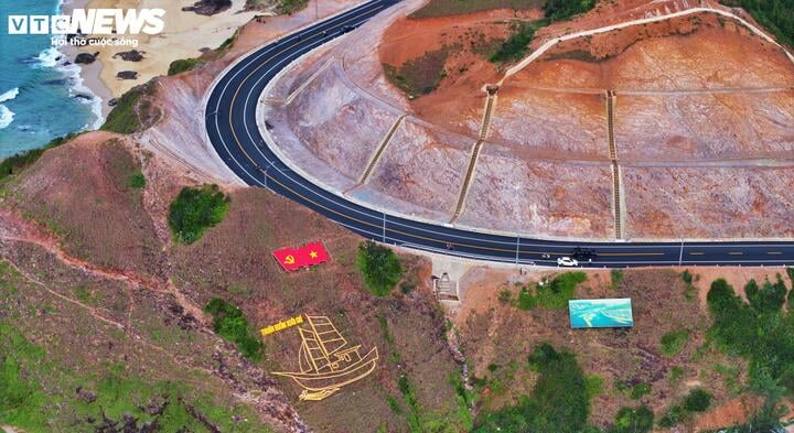 Vẻ Đẹp Tuyệt Mỹ Cung Đèo Biển Lộ Diêu, Toạ Độ Vàng Hút Du Khách Đến Gia Lai 17 Từ Ngày Hoàn Thiện Và Thông Xe, Cung Đèo Lộ Diêu Nhanh Chóng Trở Thành “Hiện Tượng” Trên Các Diễn Đàn Du Lịch Của Địa Phương Và Cả Nước. Từ Khóa “Đèo Lộ Diêu Mới” Liên Tục Nằm Trong Top Tìm Kiếm Của Giới Trẻ Trên Các Nền Tảng.