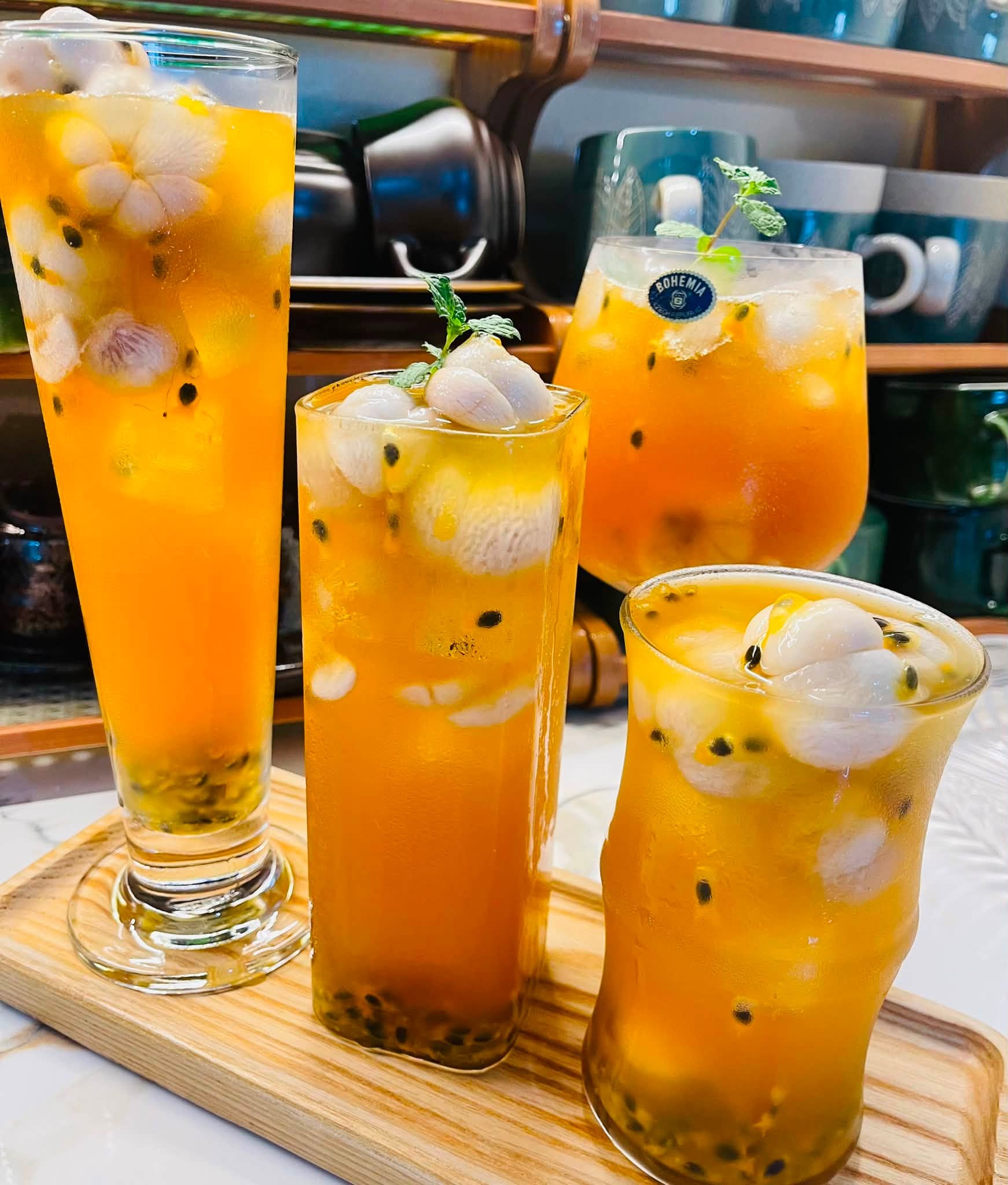 So với xoài, măng cụt là loại quả ít đường và ít calo hơn nên phù hợp với người muốn kiểm soát cân nặng.