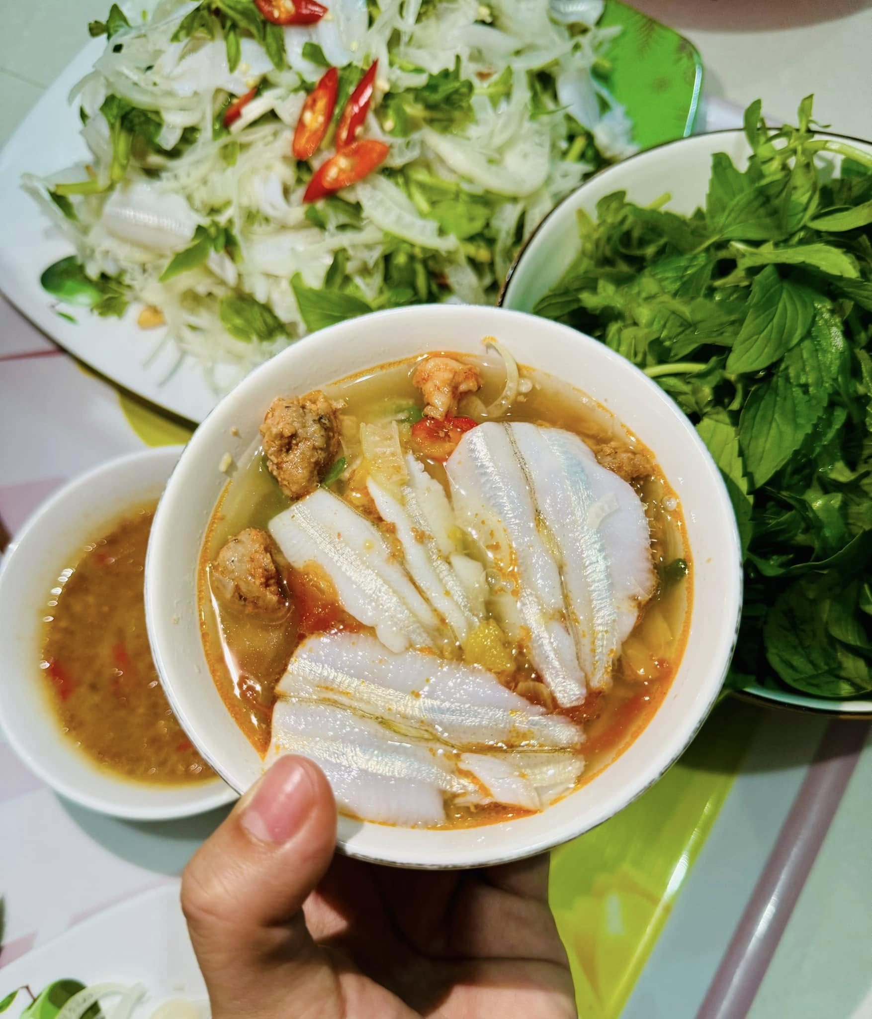 Loại cá bé tí ti, trắng trong, không tanh, ít chất béo tốt cho tim mạch, dễ tiêu hoá, phi lê làm gỏi cực ngon - 8