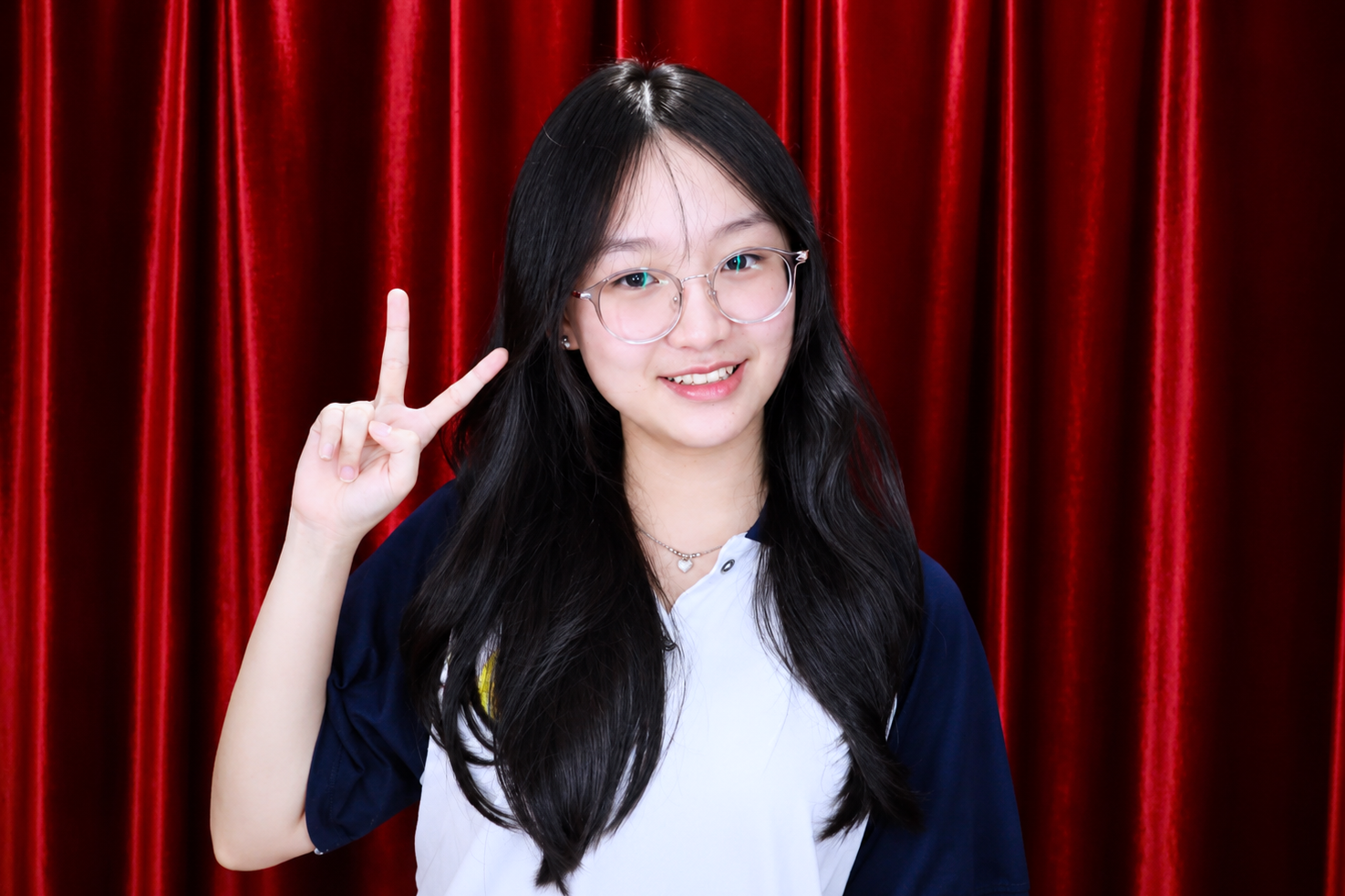 Nguyễn Ngọc Anh Thư (học sinh lớp 10 Chuyên Anh B, Trường THPT Chuyên Hùng Vương, Phú Thọ) đạt điểm SAT tuyệt đối 1600/1600 ngay ở lần thi đầu tiên. Ảnh: NVCC