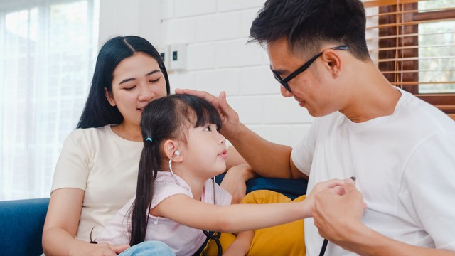 Không phải giàu có, đây mới là 3 kiểu cha mẹ dễ nuôi dạy con thành tài - 1