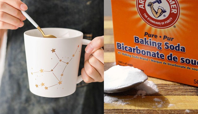 Sau khi chà xát, rửa ly sứ lại bằng nước sạch để loại bỏ baking soda cùng với phần cặn bẩn. Kiểm tra ly sứ để đảm bảo không còn vết bẩn nào còn lại.