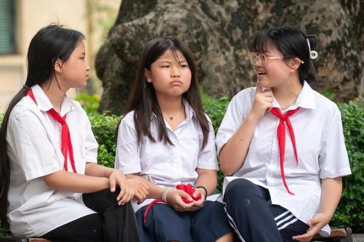 Đề xuất xem xét miễn, giảm học phí cho gia đình sinh hai con gái. (Ảnh minh họa)