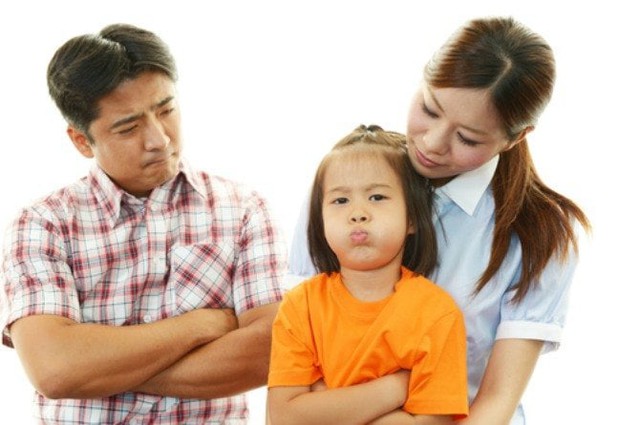 2 kiểu nuôi dạy đang âm thầm amp;#39;phá hỏngamp;#39; con trẻ: Nhiều cha mẹ làm mỗi ngày mà không biết - 1