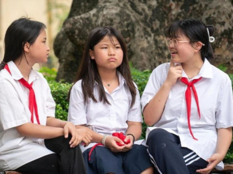 Đề xuất xem xét miễn, giảm học phí cho gia đình sinh hai con gái