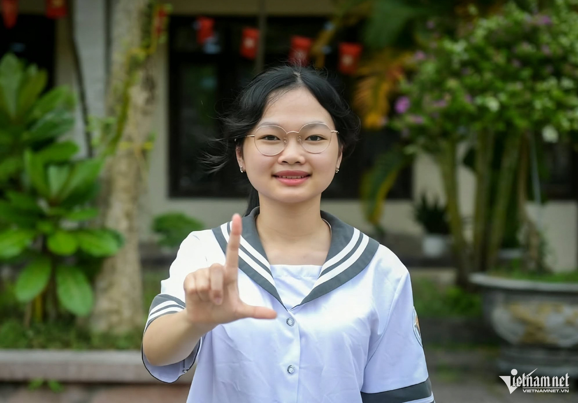 Em Nguyễn Thị Bích Ngọc, học sinh lớp 12 chuyên Lý, Trường THPT chuyên Lê Hồng Phong.