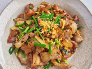 Bếp Eva - Rang thịt ba chỉ rang cháy cạnh nhất định phải cho thêm loại củ này, mon ăn thơm phức, đậm đà hấp dẫn