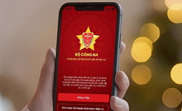 Tài khoản VNeID hoạt động như một ví giấy tờ điện tử cá nhân, cho phép công dân thay thế mọi giấy tờ trong các thủ tục hành chính và giao dịch. Ảnh minh họa: TL