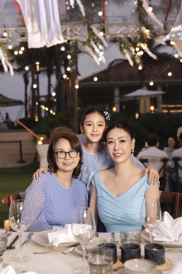 Cô bé Viann được mẹ nuôi dưỡng trong điều kiện tốt nhất.