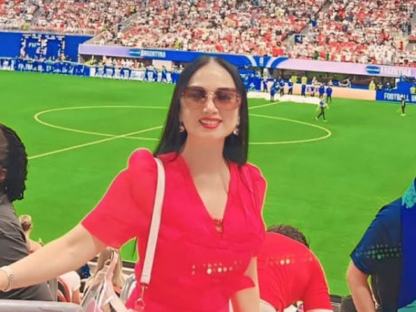 Ca sĩ Hà Phương hé lộ khoảnh khắc được chồng tỷ phú chiều hết mực khi cô mê Messi
