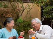 Yêu con - Đến tuổi 60, người khôn ngoan không tiêu 3 loại tiền, không đến 3 nơi, không gặp 3 kiểu người