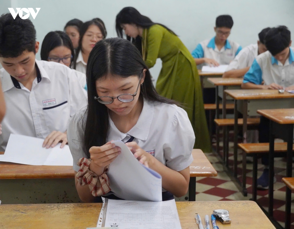 Thí sinh tham gia thi tốt nghiệp THPT