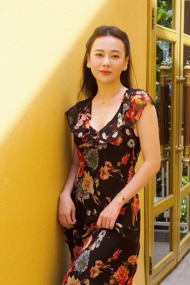 Phương Oanh than thở kêu đau lưng vì bế con gái - 3